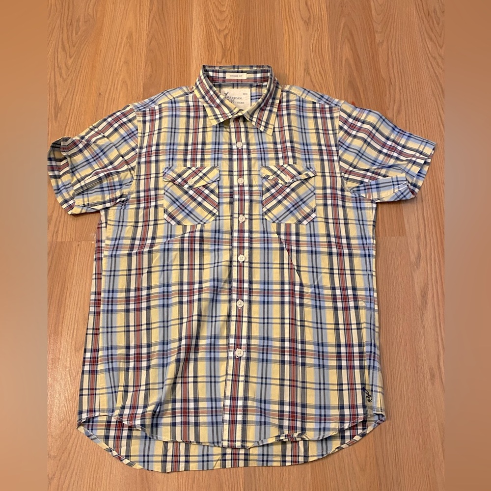American eagle Men vintage fit button down shirt short sleeve plaid size Small